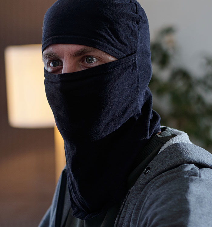 When Criminals Outsmart Cops: The Wildest Smart Moves Ever
