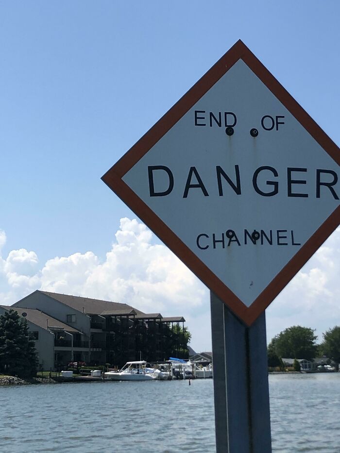 These Hilariously Confused Signs Will Make You Go 'Wait, What?!'