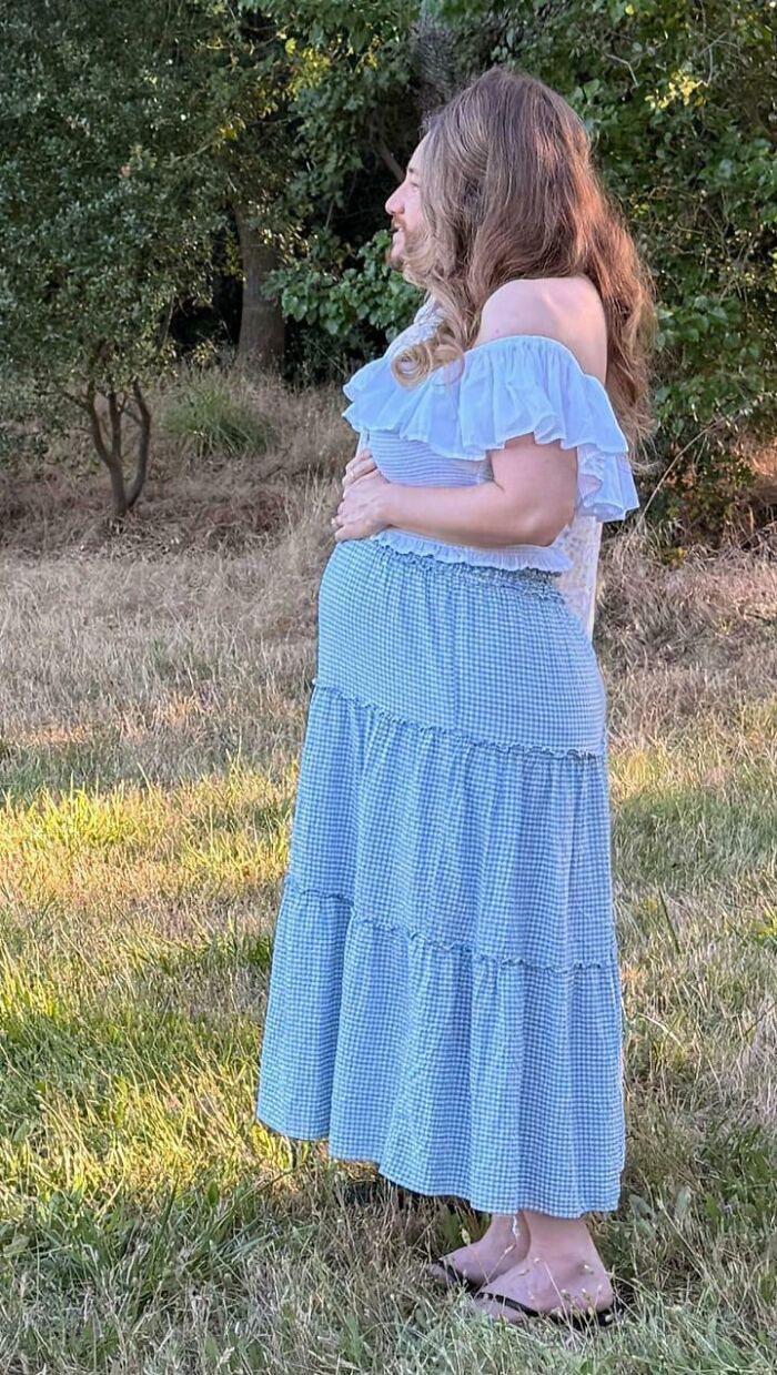 Blursed Maternity Photo: Adorable and Creepy?