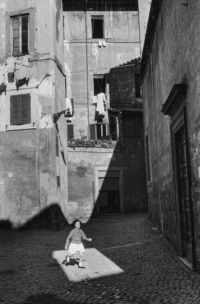 Henri Cartier-Bresson - Trastevere, Rome (1959)