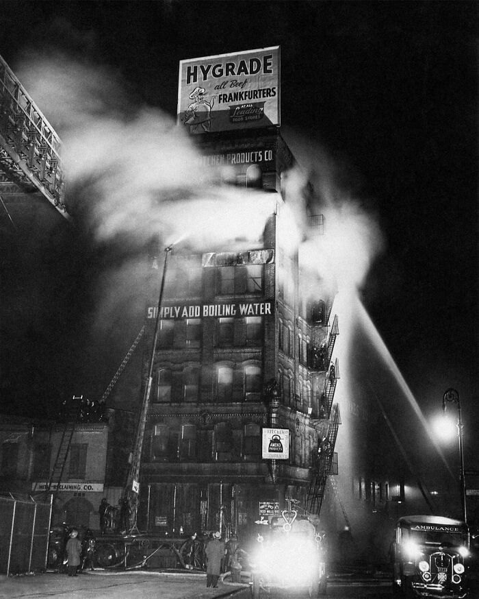 Weegee - Brooklyn, New York (1943)