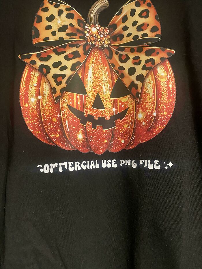 Mom’s New Shirt Still Has ‘PNG’ Info. Oops!