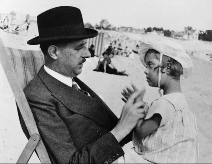 General Charles De Gaulle’s Family Love Story That’s Straight Up Heartwarming
