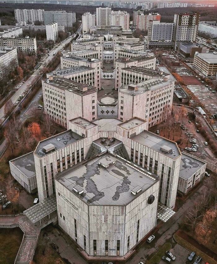 Wait... People Actually Live Here? 64 Wild Urban Nightmares You Won't Believe Exist