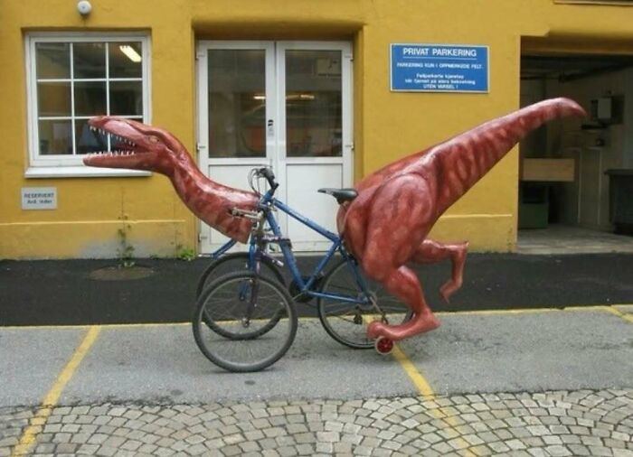 Wait, They Actually Posted These?! 40 Totally Bizarre Internet Pics
