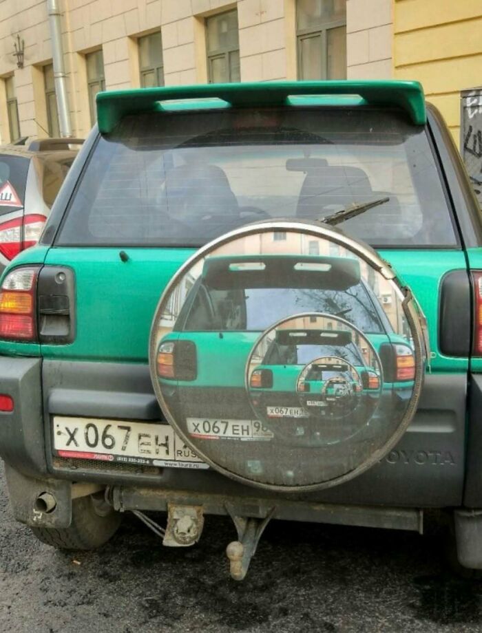 Wait, They Actually Posted These?! 40 Totally Bizarre Internet Pics
