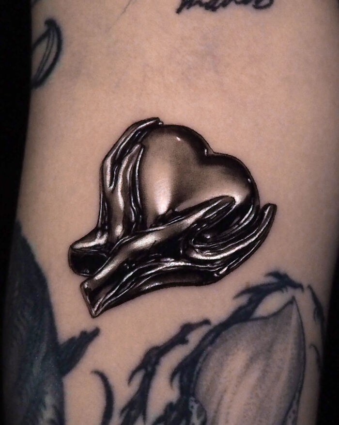 30 Chrome Tattoos That Look Like They’re From The Future (Seriously, Mind-Blowing!)