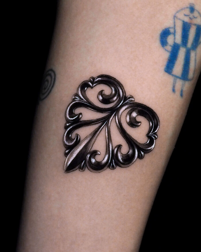 30 Chrome Tattoos That Look Like They’re From The Future (Seriously, Mind-Blowing!)
