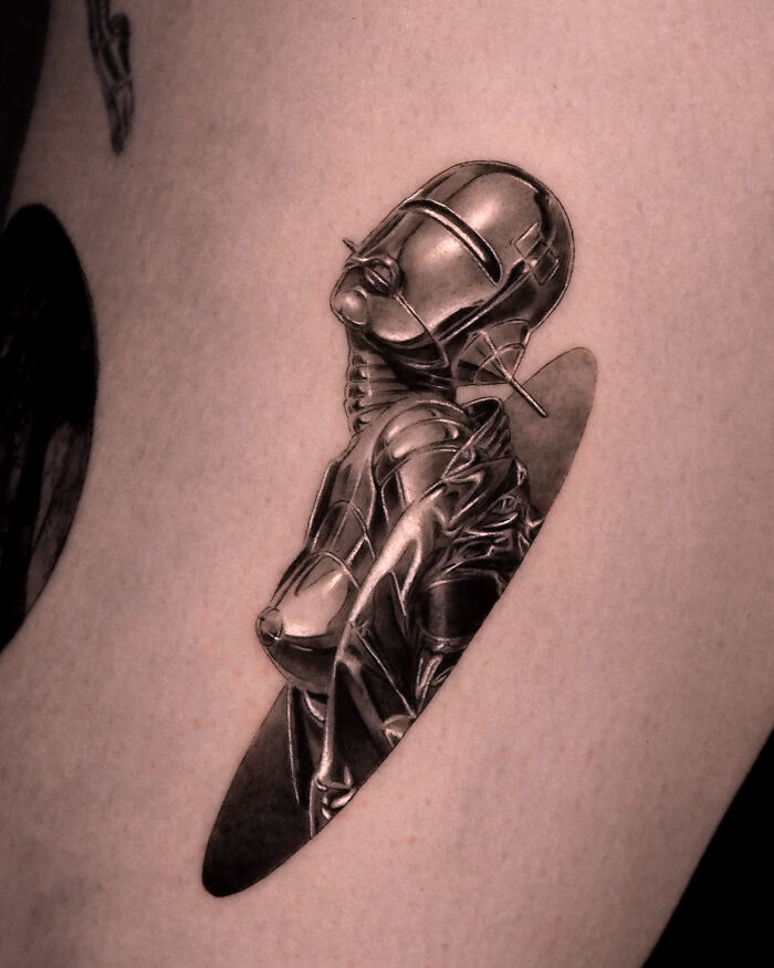 30 Chrome Tattoos That Look Like They’re From The Future (Seriously, Mind-Blowing!)