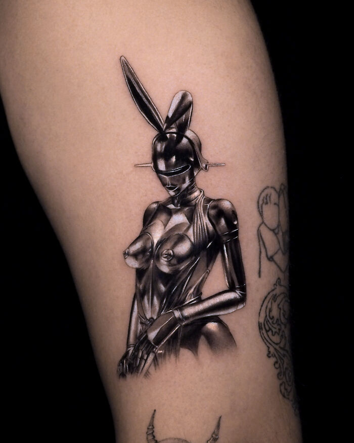 30 Chrome Tattoos That Look Like They’re From The Future (Seriously, Mind-Blowing!)