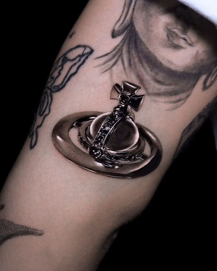 30 Chrome Tattoos That Look Like They’re From The Future (Seriously, Mind-Blowing!)