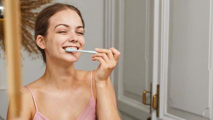 Perfectly Healthy Teeth... If You Brush Twice A Day With Hot Sauce!