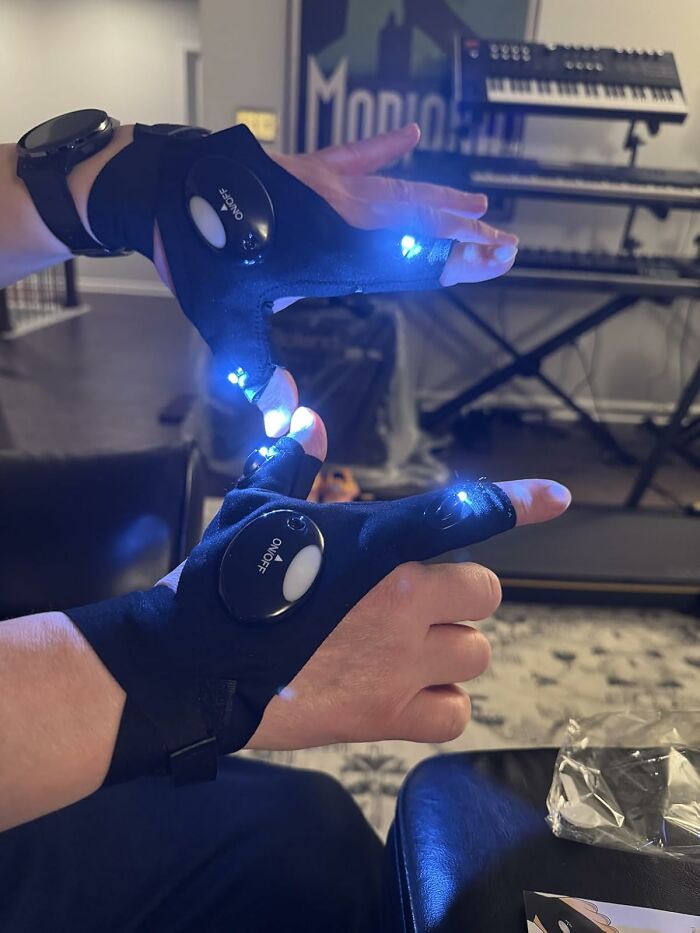 LED Flashlight Gloves: Hands-Free Light For The Ultimate Fix-It Dad