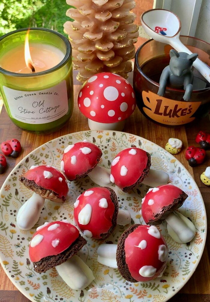 We Found 109 Bakers Who Took Dessert Decorating Way Too Seriously (And We’re Here For It)