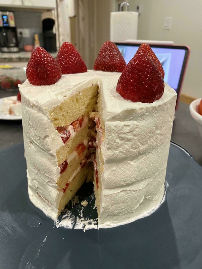 We Found 109 Bakers Who Took Dessert Decorating Way Too Seriously (And We’re Here For It)