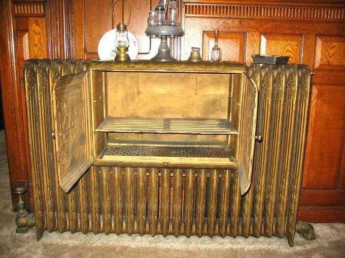 Victorian Radiator With A Food Warmer Built Right In Because Why Not?