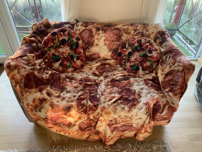 What Do You Get Someone Who Likes Pizza and Lounging? THIS