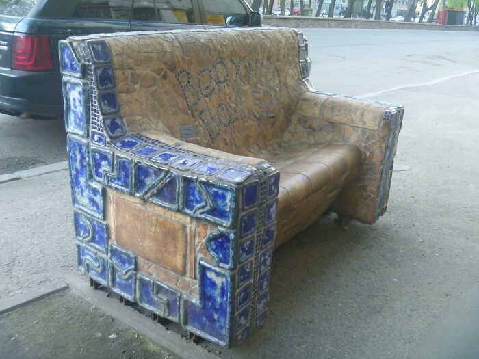 Street Style: Stone Sofa Edition