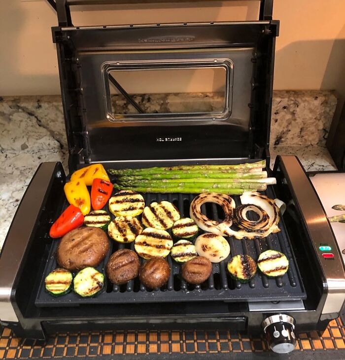 Indoor Grill That Lets Dad Show Off His BBQ Skills No Matter The Season (Rain or Shine, Grill’s On!)