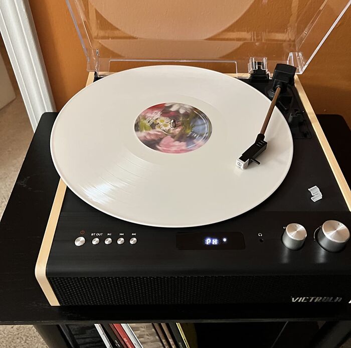 Vinyl’s Back! Let Dad Show Off His Classic Record Style With This Bluetooth Turntable