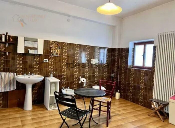 These Real Estate Fails Are So Weird, You'll Wonder If They're Real