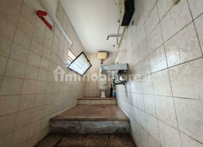 These Real Estate Fails Are So Weird, You'll Wonder If They're Real