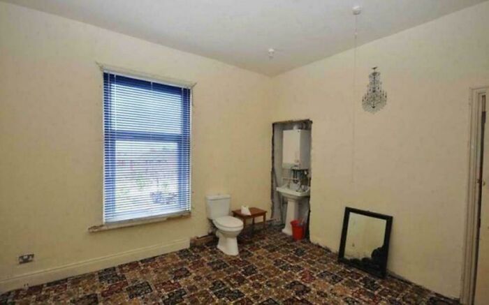 These Real Estate Fails Are So Weird, You'll Wonder If They're Real