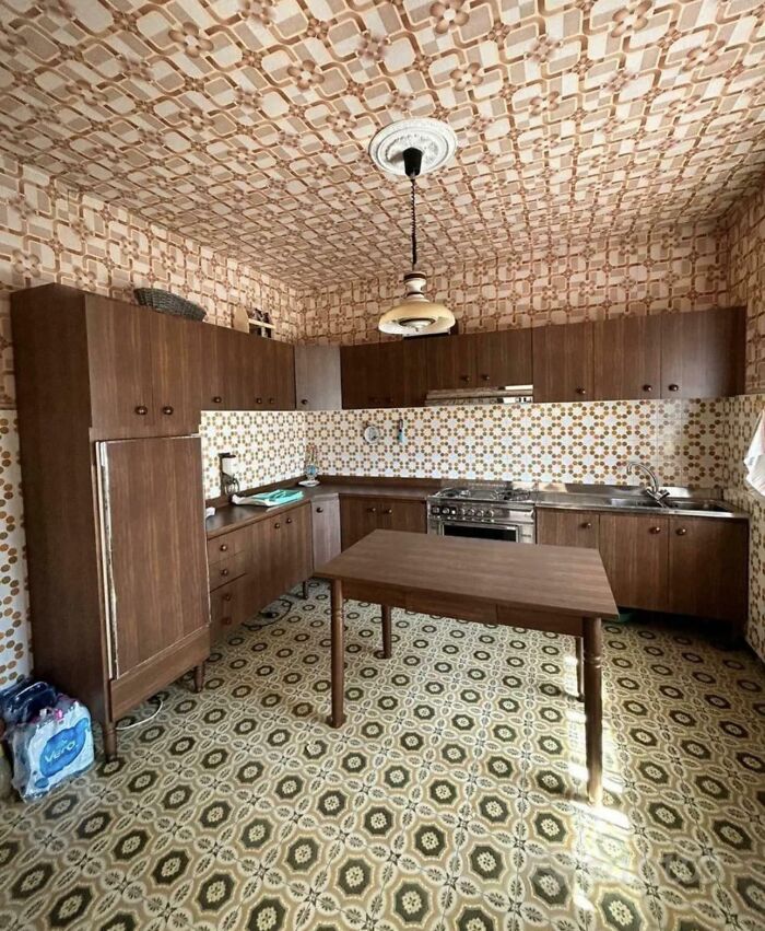 These Real Estate Fails Are So Weird, You'll Wonder If They're Real