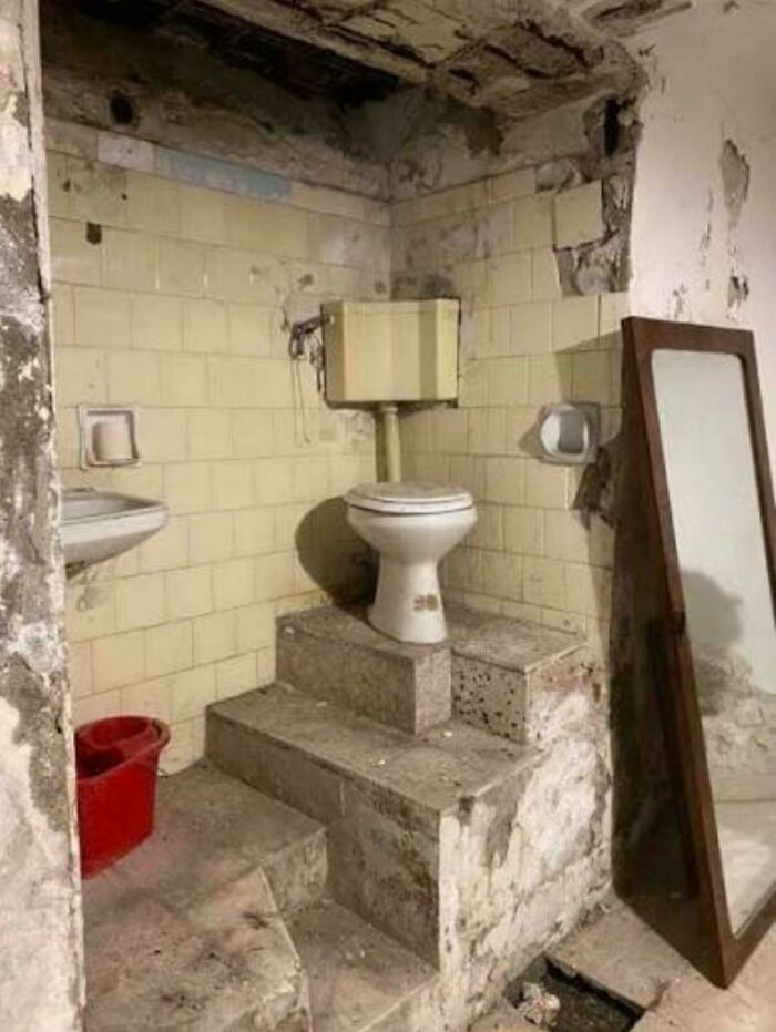 These Real Estate Fails Are So Weird, You'll Wonder If They're Real