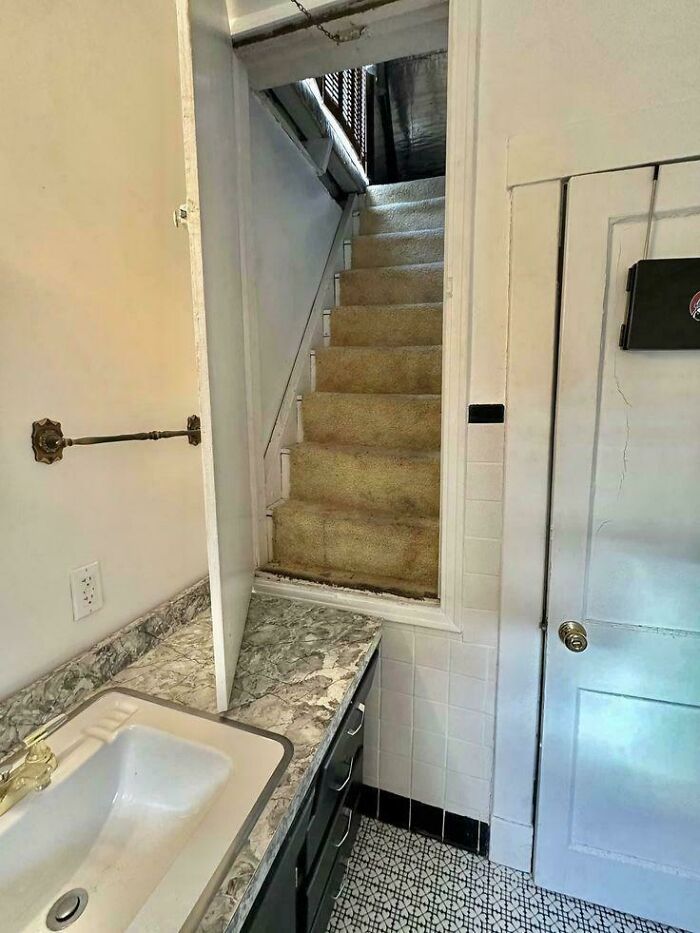 These Real Estate Fails Are So Weird, You'll Wonder If They're Real