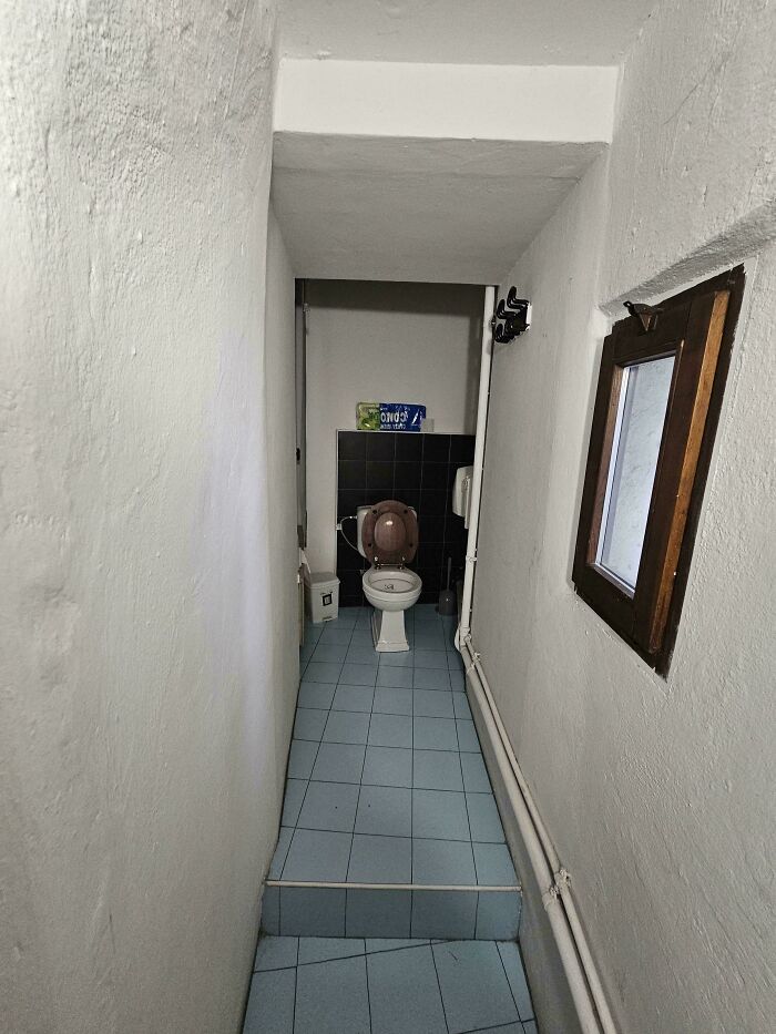 These Real Estate Fails Are So Weird, You'll Wonder If They're Real