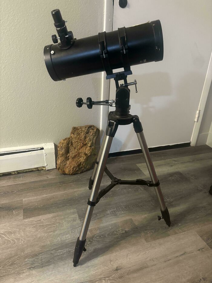 Found a Working Telescope Next to the Dumpster—Star Gazing, Anyone?