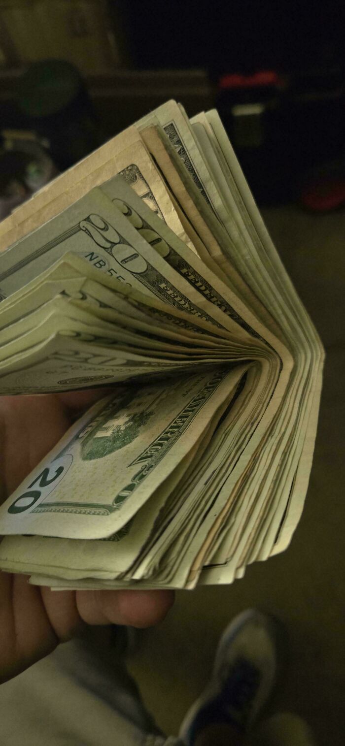 Community Yard Sale Success: Turning Trash to Cash
