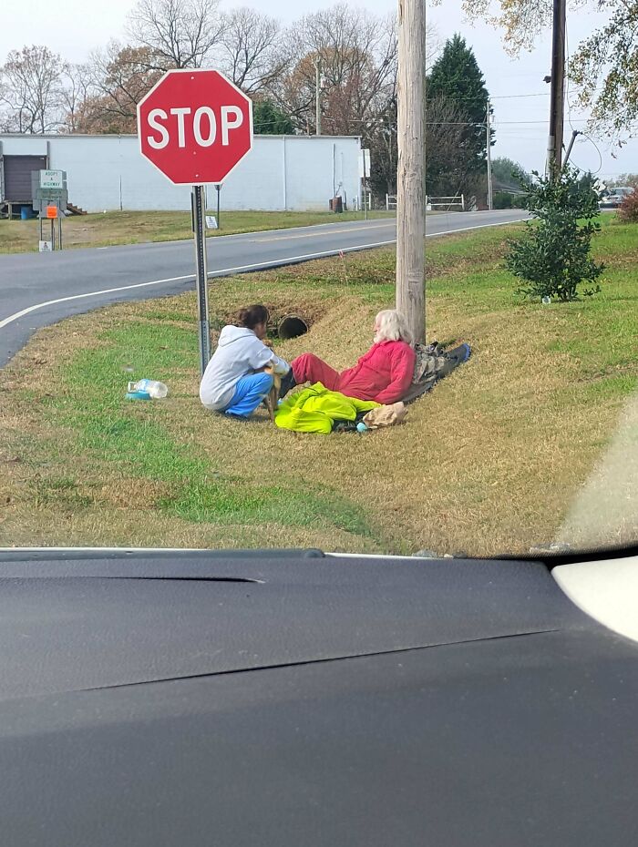 Mom Almost Homeless But Stops To Help Another Homeless Dude & Dog