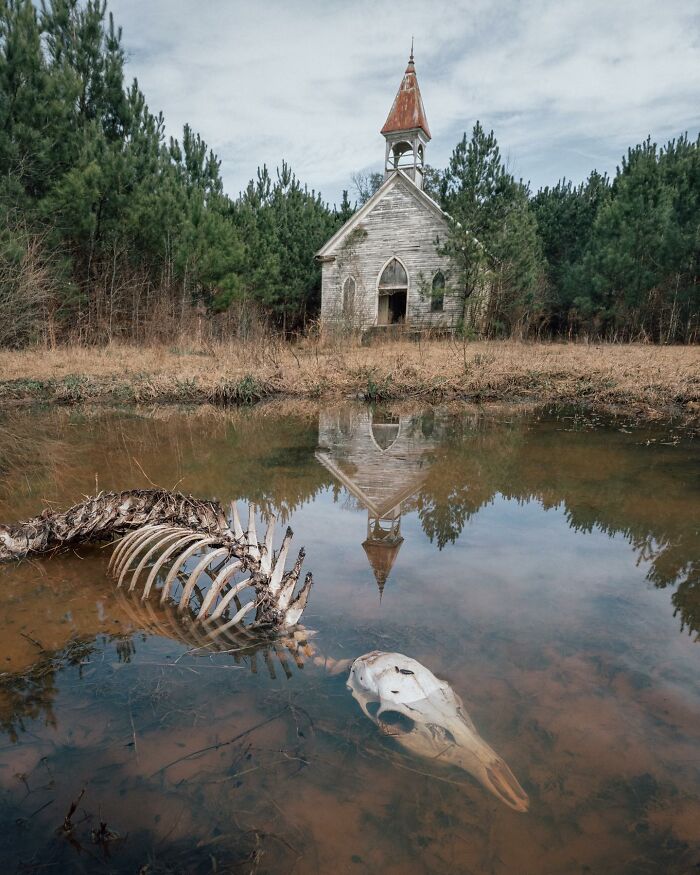 Let's Wander Through 55 Spooky Abandoned Spots in America!