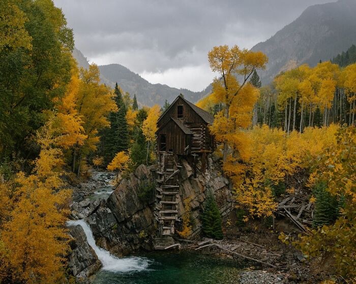 Let's Wander Through 55 Spooky Abandoned Spots in America!
