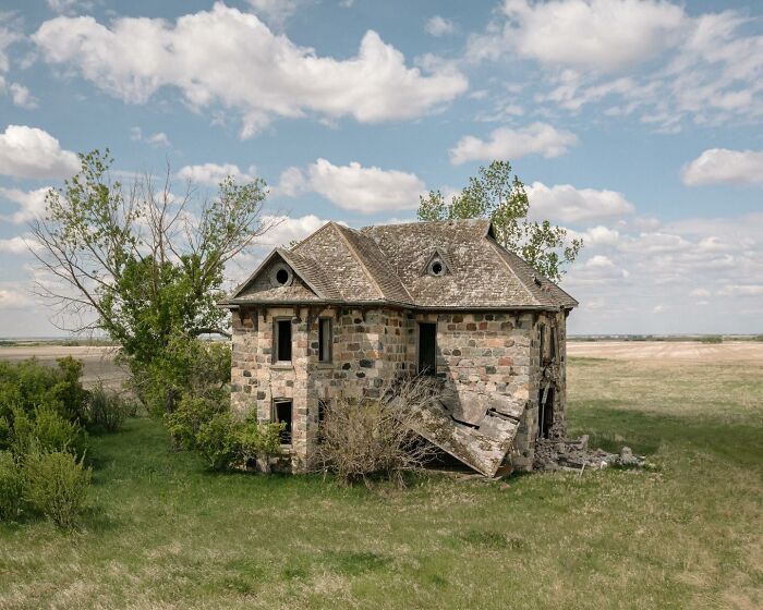 Let's Wander Through 55 Spooky Abandoned Spots in America!