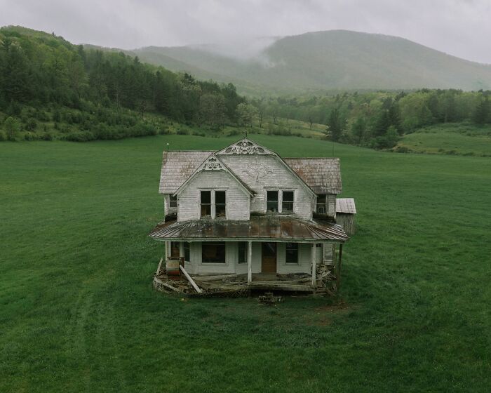 Let's Wander Through 55 Spooky Abandoned Spots in America!