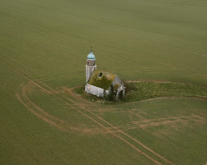 Let's Wander Through 55 Spooky Abandoned Spots in America!