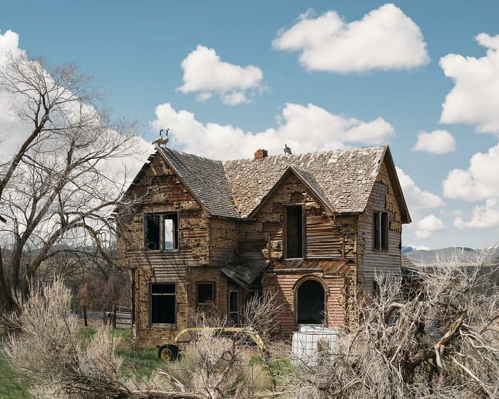 Let's Wander Through 55 Spooky Abandoned Spots in America!