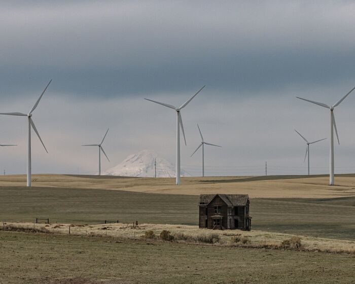 Let's Wander Through 55 Spooky Abandoned Spots in America!