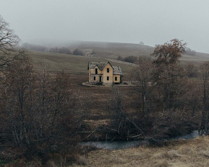 Let's Wander Through 55 Spooky Abandoned Spots in America!