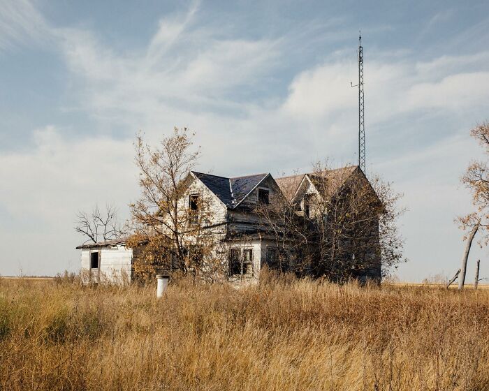 Let's Wander Through 55 Spooky Abandoned Spots in America!