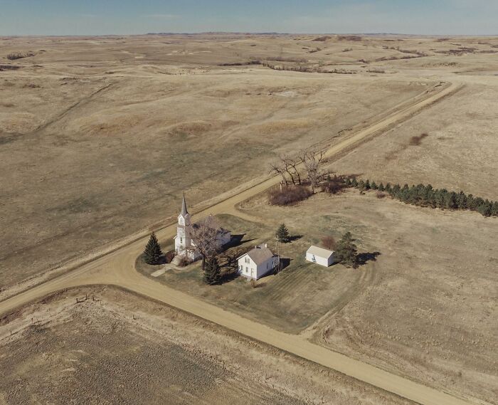 Let's Wander Through 55 Spooky Abandoned Spots in America!