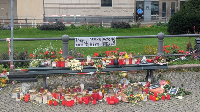 Signs Gone Wild: 66 Hilariously Confusing Messages You’ve Gotta See
