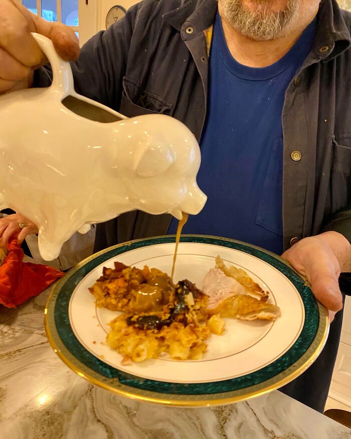 The Puking Pig: World's Best (And Noisiest) Gravy Boat