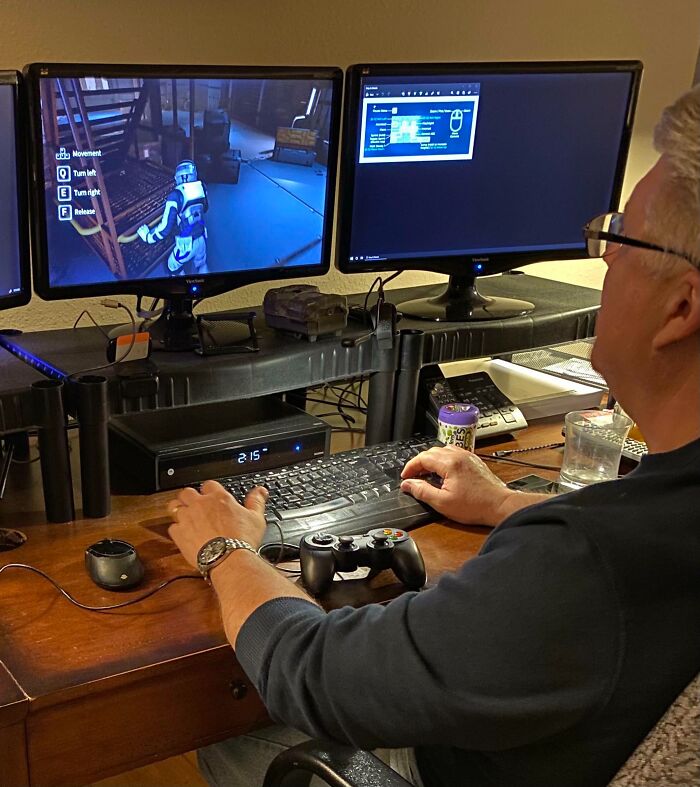 Dad’s 23-Year Video Game Hiatus Ends With Deliver Us The Moon