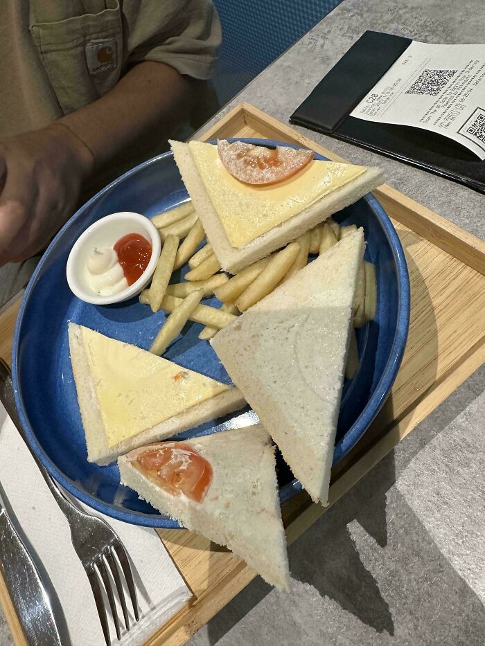 Vegetarian Sandwich from Kota Kinabalu Airport... Uh-oh