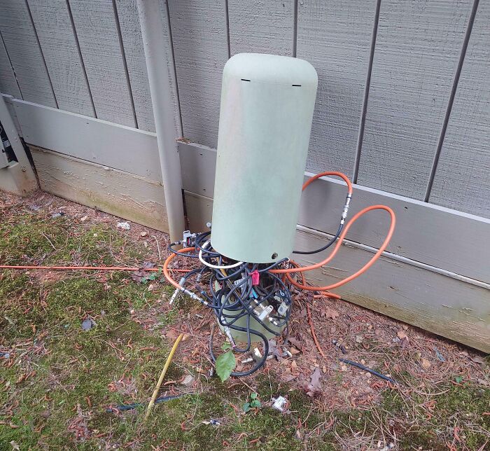 Apartment Tour With a Side of WTF Wiring