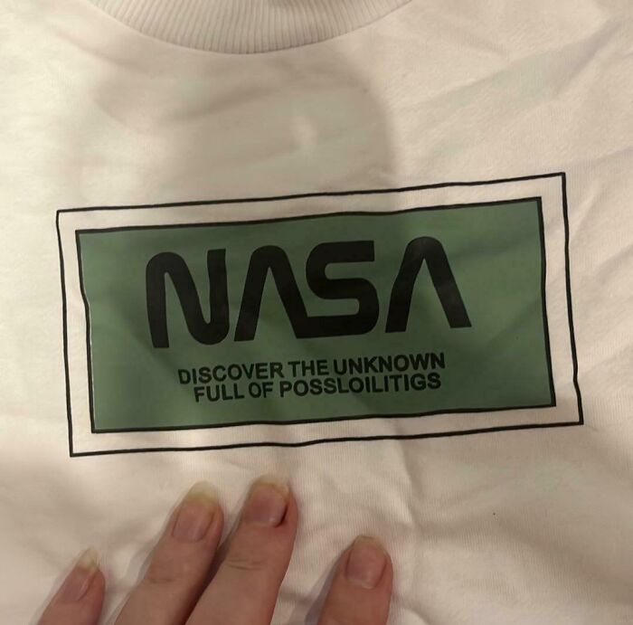 Let's Giggle at 63 Of The Most Facepalm-Worthy Clothing Fails Ever!